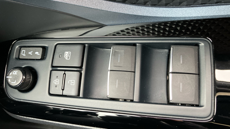 Toyota C-HR 1.8 Hybrid Design 5dr CVT Hybrid Hatchback